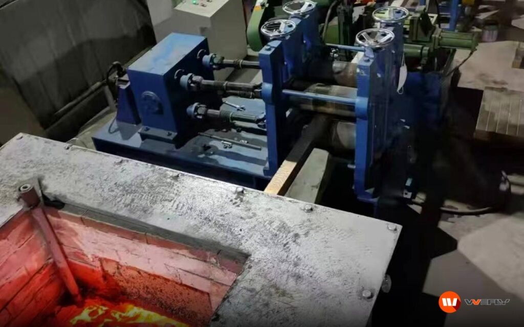 Copper melting furnace for copper rod continuous casting machine